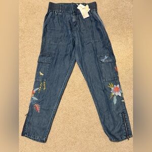 Johnny Was size small Indigo Denim Boyfriend Jeans with Floral Embroidery